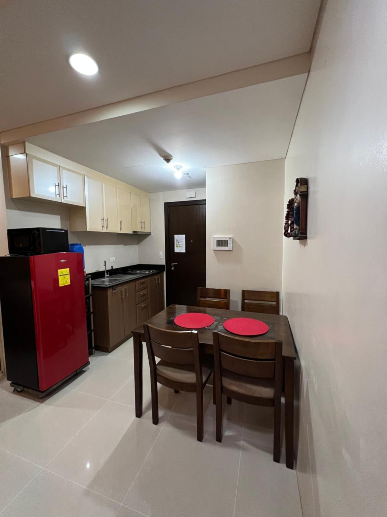 One Palmtree Villas Airport Condo Pasay Extérieur photo